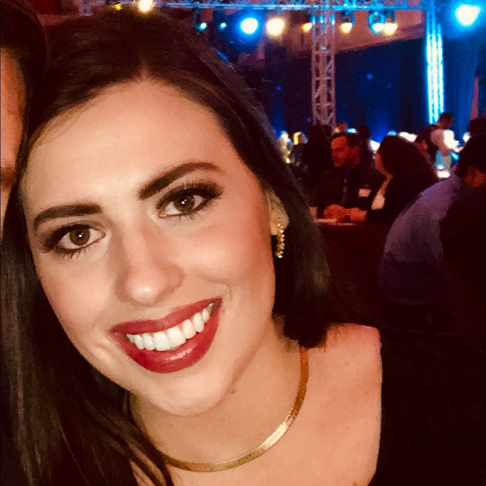 Meet your Posher, Alexandra